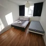 City Residence Steps From Kings Cross Station!