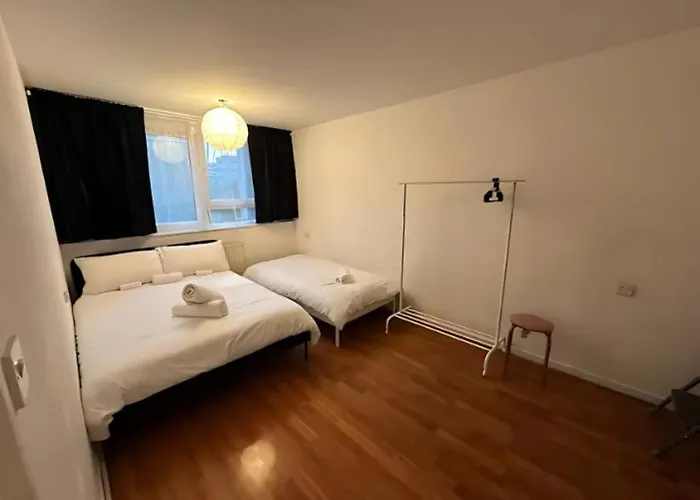City Residence Steps From Kings Cross Station!