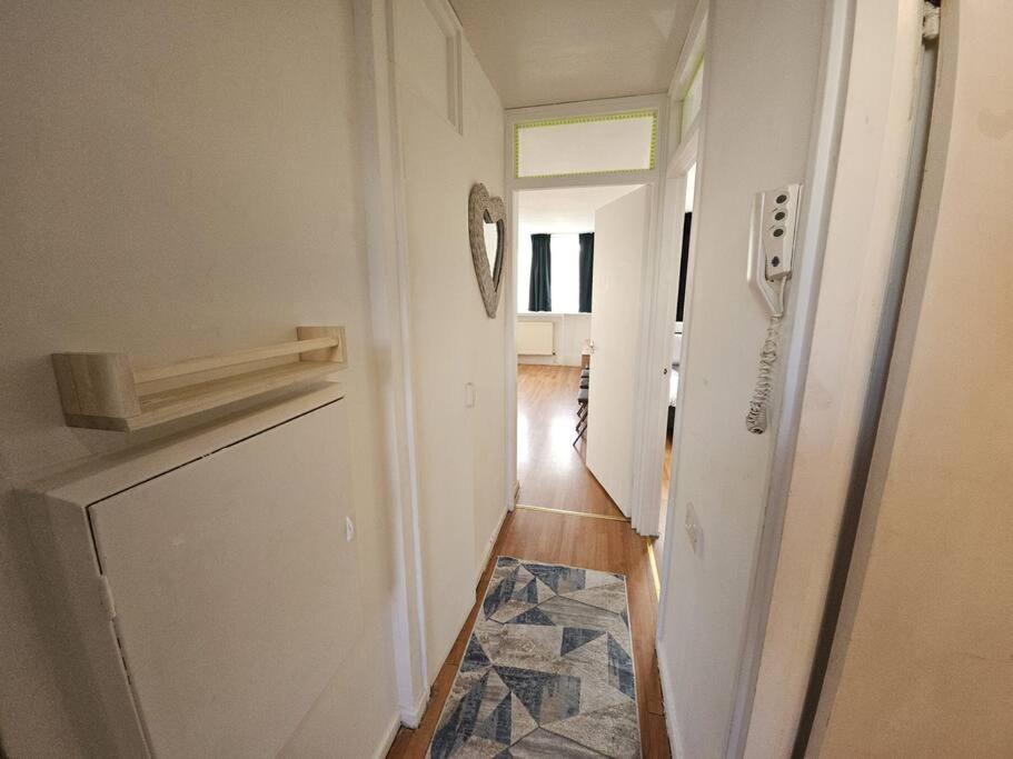 Steps From Kings Cross Station! Appartamento Londra