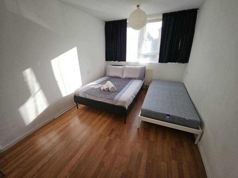 Steps From Kings Cross Station! Apartment